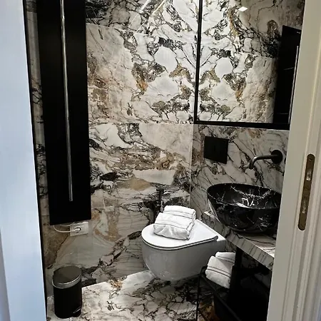 Elegance In The Center Of Florence: Palazzo *